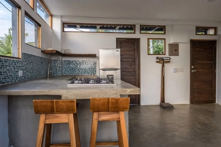 A multi unit property offering ocean views, right in the center of San Juan Del Sur, Nicaragua. - Imagen 19