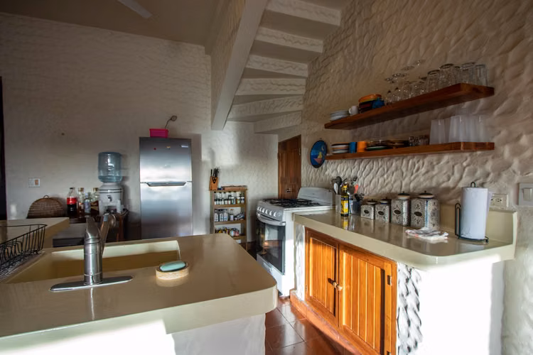 Peaceful home with stunning endless ocean views - Imagen 12