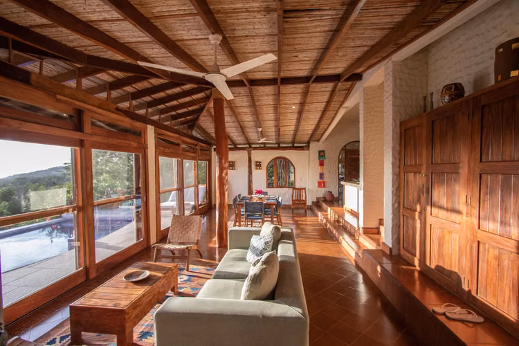 Peaceful home with stunning endless ocean views - Imagen 7