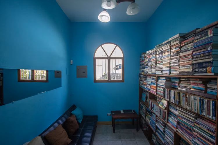 Cozy Two Bedroom Home on .75 Acres, Steps from Playa Pe a Rota - Imagen 12