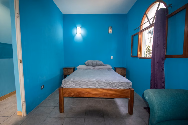 Cozy Two Bedroom Home on .75 Acres, Steps from Playa Pe a Rota - Imagen 16