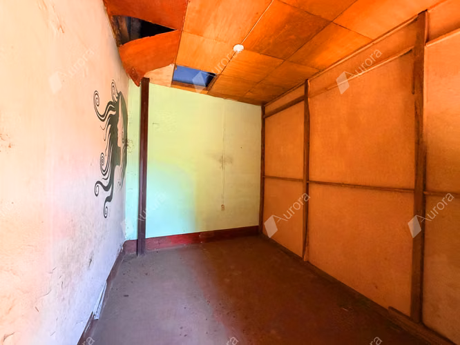 Prime Downtown Le n Property with Room for Your Next Big Venture - Imagen 12