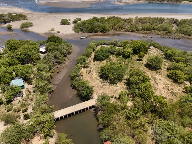 Shrimp Farm Infrastructure with Exceptional Redevelopment Potential - Imagen 7