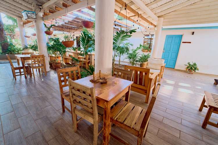 Jakes on the Beach Turnkey Beachfront Hotel for Sale - Imagen 5