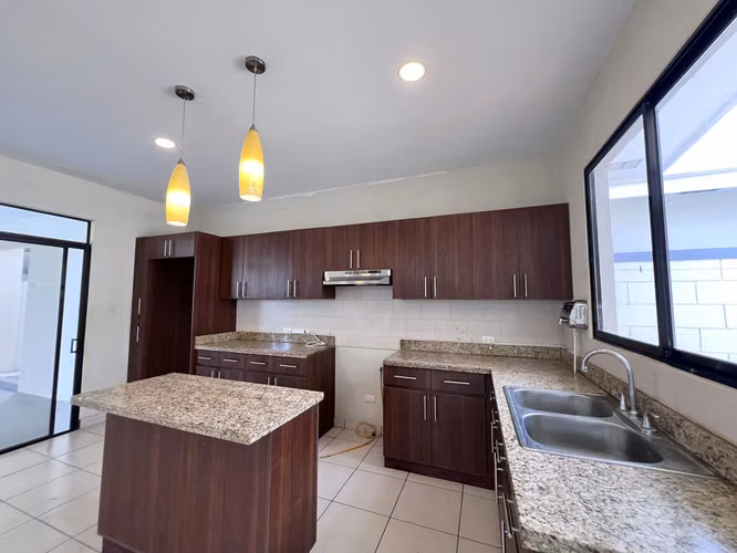 Modern 3 Bedroom Home with Internal Terrace in San Agustin   Excellent Investment Opportunity - Imagen 16