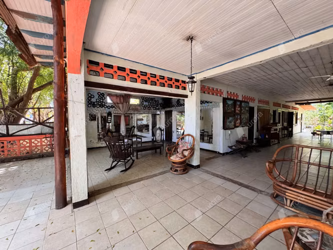 Versatile Property with Business Potential   Ideal for a Restaurant or Boutique Hotel - Imagen 19