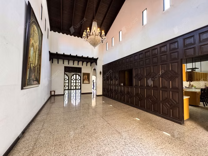 Versatile Investment Property in Downtown Le n   Ideal for Home or Business - Imagen 12