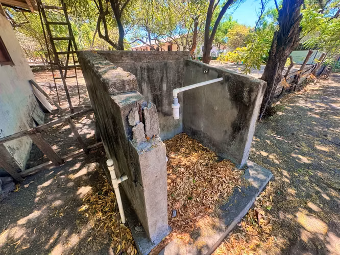 Titled Fixer Upper Elevated Home in Salinas Grande  A Unique Opportunity - Imagen 9
