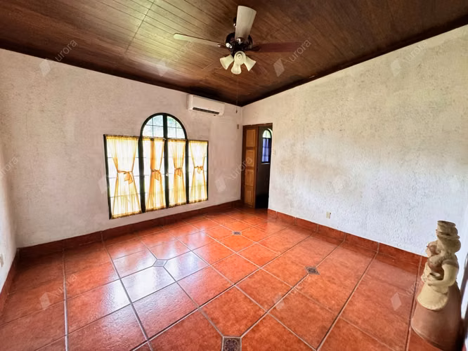 Elegant Country Estate in Santa Martha Le n. A Tranquil Retreat Minutes from the City - Imagen 15