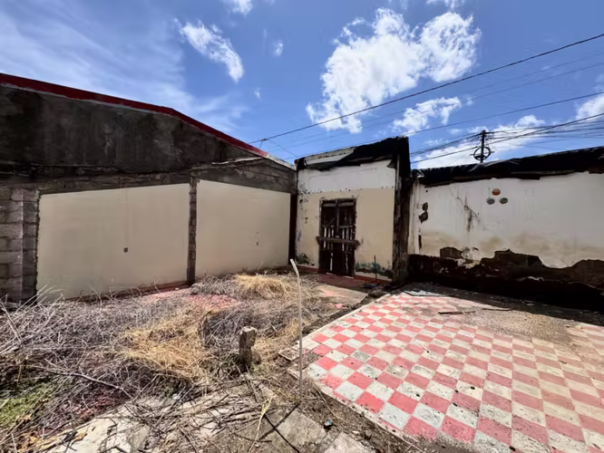 Prime Lot in Leon Center  A Developers Dream - Imagen 9