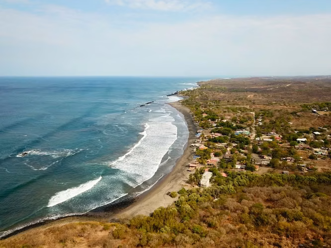 Beachfront Oasis in El Transito ideal for Hotel - Imagen 5