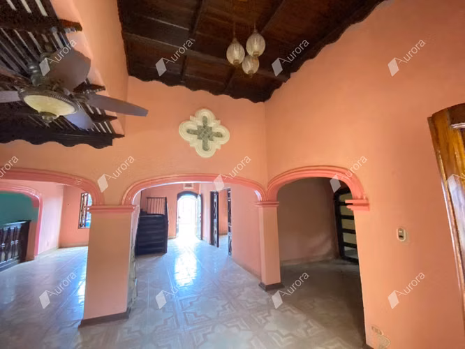 City Center 3 Bedroom Home Steps from Leon Cathedral - Imagen 5