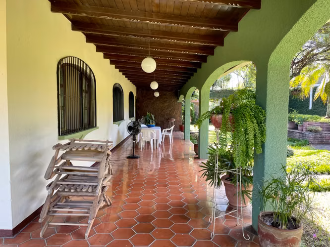 Beautiful family home within private residential development. - Imagen 7