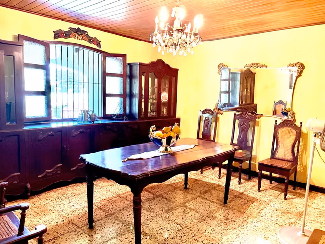 Beautiful family home within private residential development. - Imagen 11
