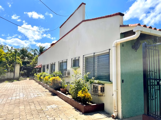 Beautiful family home within private residential development. - Imagen 6