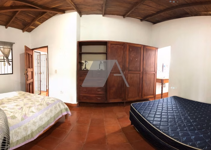 Renovated 3 bedroom house 5 block from Cathedral - Imagen 5
