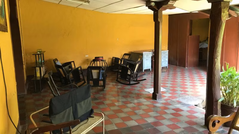 Al 2352 Large Colonial House or Hotel in Leon Center - Imagen 4
