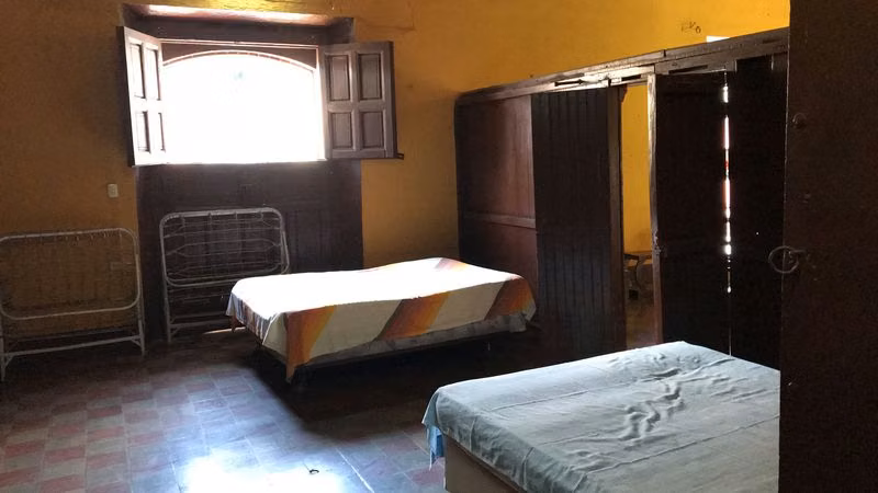 Al 2352 Large Colonial House or Hotel in Leon Center - Imagen 10
