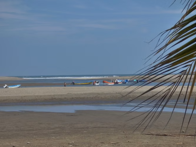 Estuary Beach Front Hotel - Imagen 3