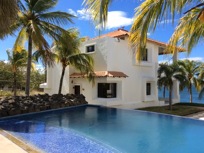 Al 2121  Stunning Beachfront 3 house Complex - Imagen 7