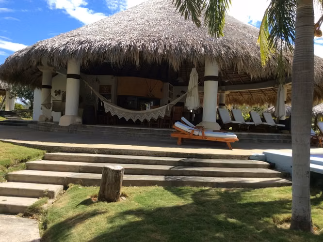 Al 2121  Stunning Beachfront 3 house Complex - Imagen 8
