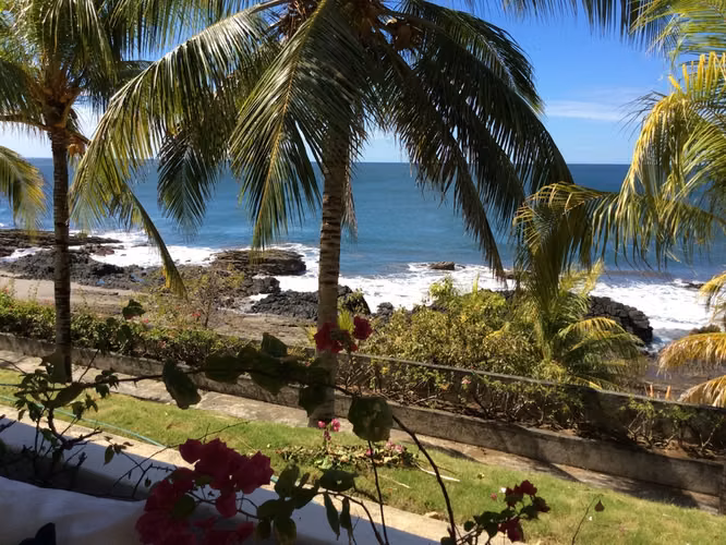 Al 2121  Stunning Beachfront 3 house Complex - Imagen 11