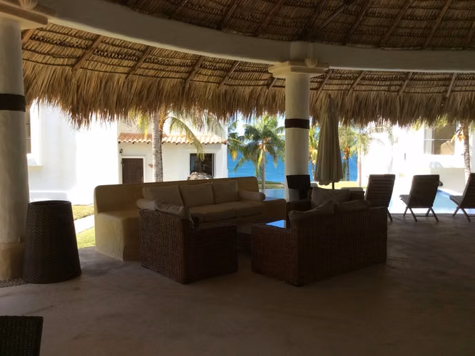 Al 2121  Stunning Beachfront 3 house Complex - Imagen 9