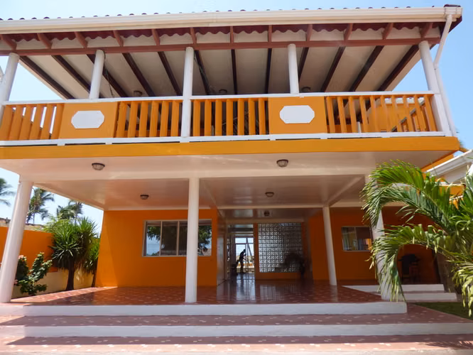 Al 2090 Two Story Beach Villa in Poneloya - Imagen 7
