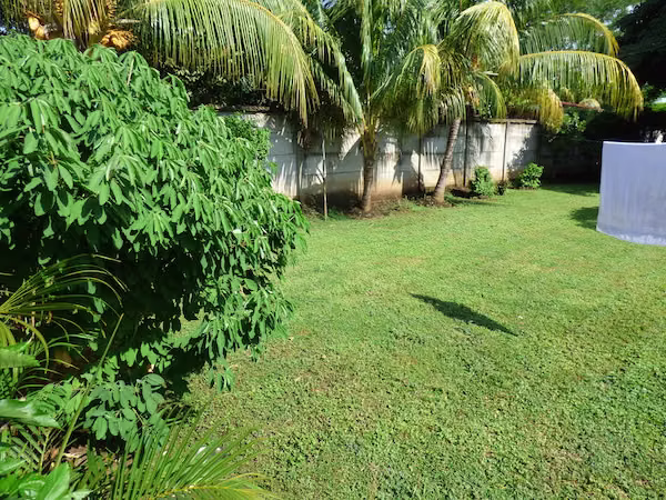 AL 1664 Double Lot Home in Altos de Veracruz - Imagen 2