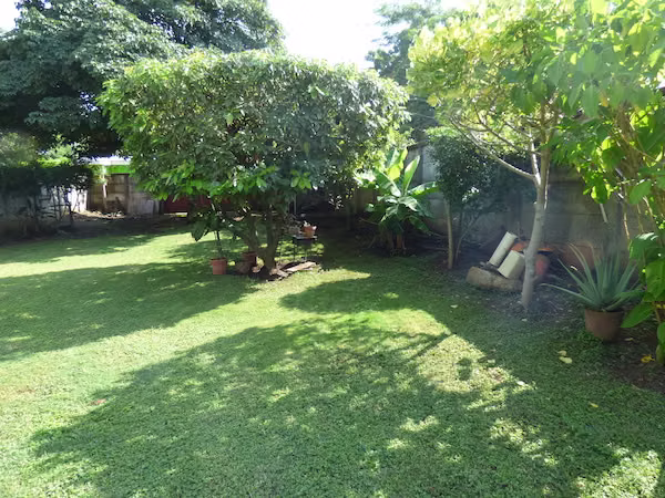 AL 1664 Double Lot Home in Altos de Veracruz - Imagen 5
