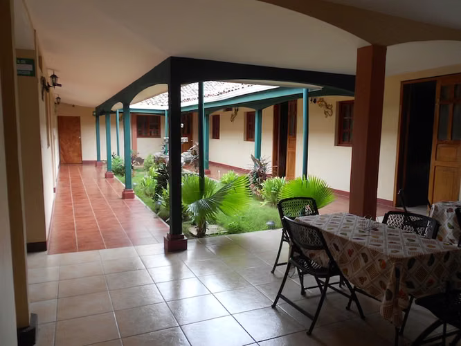 AL 1192 Hotel close to the center of leon - Imagen 2