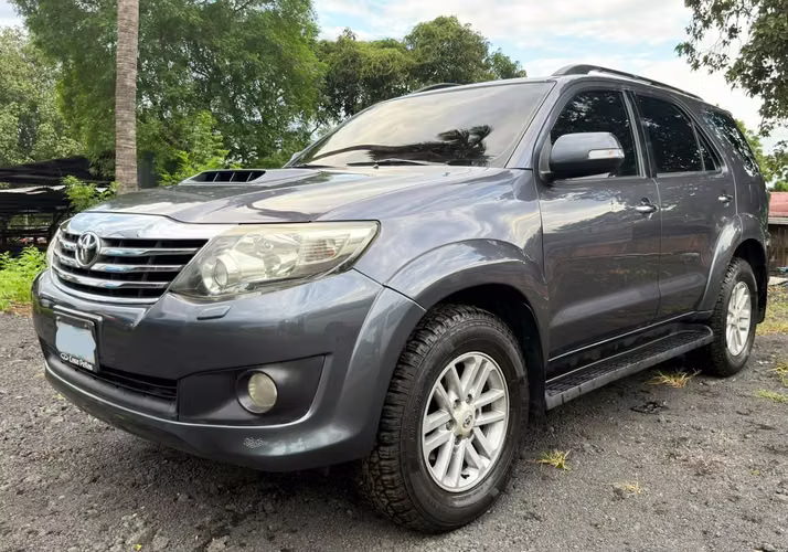 TOYOTA FORTUNER 2014 4x4 Full Extra