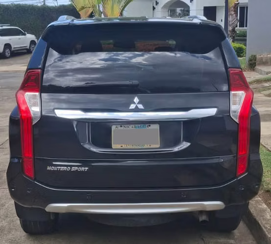 MITSUBISHI MONTERO SPORT 2017 4x4 Ful Extra - Imagen 6