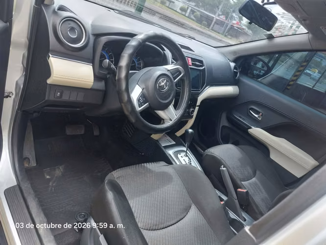 Toyota Rush,  usada, perfectas condiciones, precio negociable.   - Imagen 3