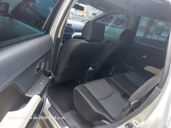 Toyota Rush,  usada, perfectas condiciones, precio negociable.   - Imagen 8