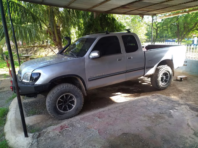 TOYOTA TUNDRA SR5 