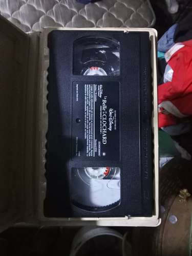 Vendo lo que se mira en la foto esta bueno biene con bastante cinta de video - Imagen 4