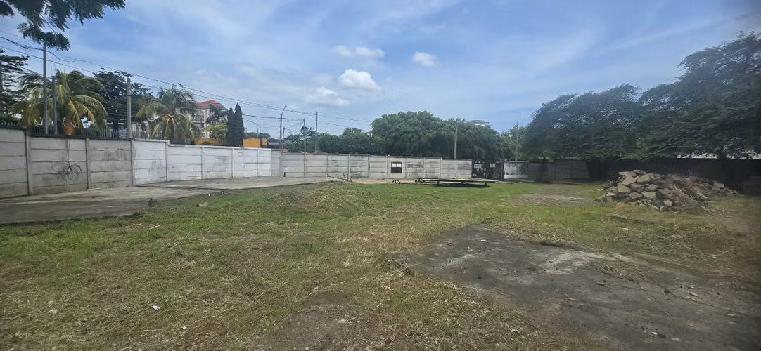 Lote esquinero en Los Robles, Managua · 970 m² · Alto tráfico comercial - Imagen 3