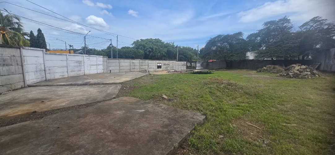 Lote esquinero en Los Robles, Managua · 970 m² · Alto tráfico comercial - Imagen 5