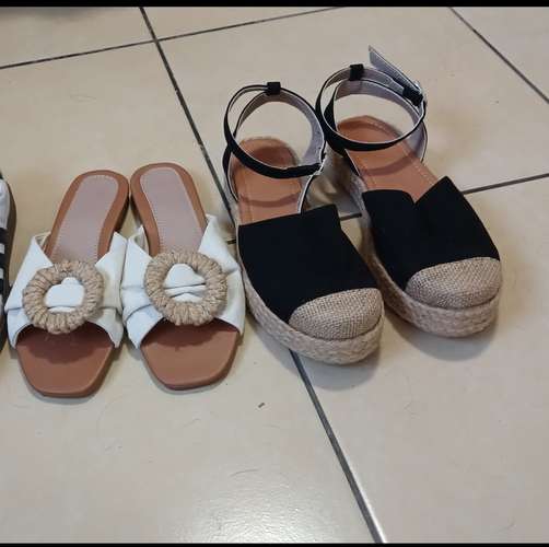 C$500  combo dos pares de sandalias