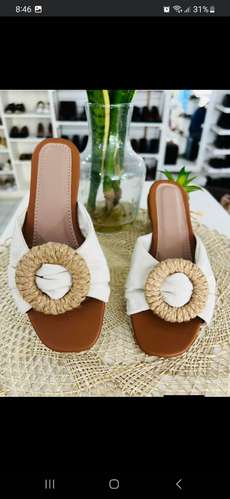 C$500  combo dos pares de sandalias