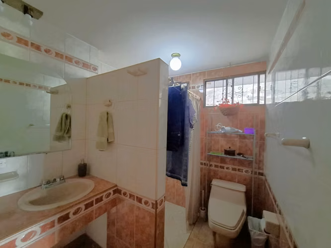 GG Venta de hermosa casa de 2 plantas en Lomas de Reparto San Juan  - Imagen 7