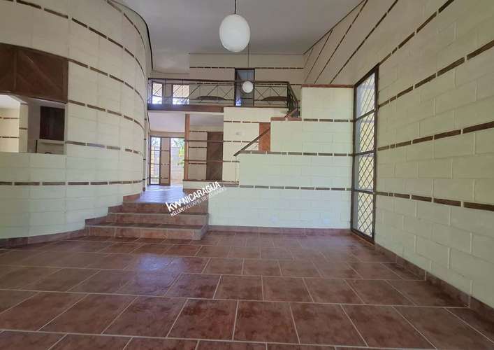 GG - Venta, casa con piscina y vista panorámica en Villa Fontana Sur. - Imagen 4