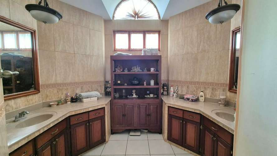 Residencia de lujo en Colinas de Santa Cruz, Las Colinas | 4 hab · 498 m² · Terreno 2,272 vrs² - Imagen 9