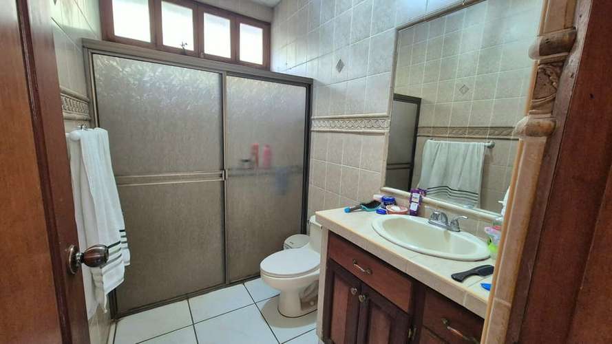 Residencia de lujo en Colinas de Santa Cruz, Las Colinas | 4 hab · 498 m² · Terreno 2,272 vrs² - Imagen 8
