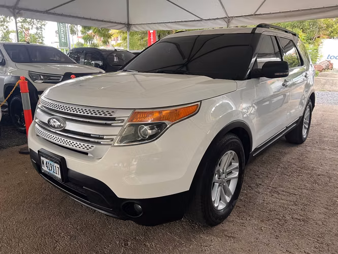 FORD EXPLORER XLT AÑO 2013
