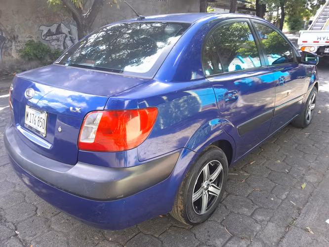 Vendo Kia Rio año 2008 