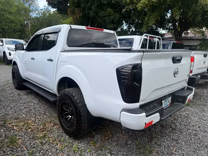 NISSAN NP300 FRONTIER SE AÑO 2024