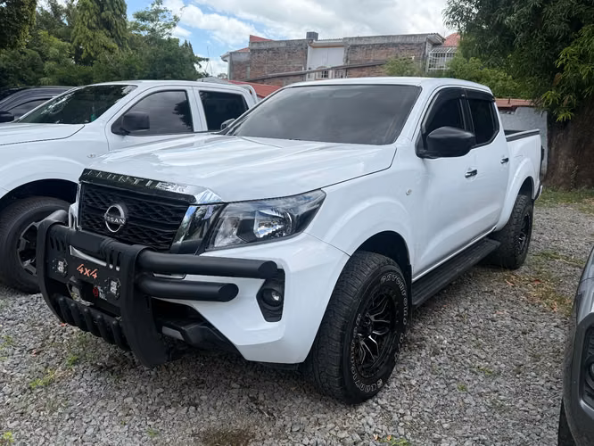 NISSAN NP300 FRONTIER SE AÑO 2024