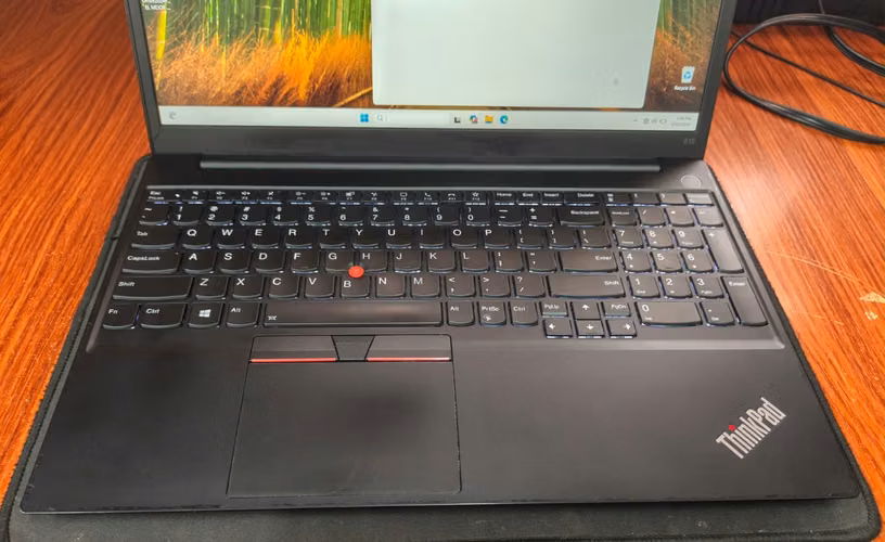 2.Lenovo ThinkPad E15 Gen 3 15.6 PULGADAS, AMD Ryzen 5 5500U, 16GB RAM, 512GB SSD, TGrafica 1GB, $300